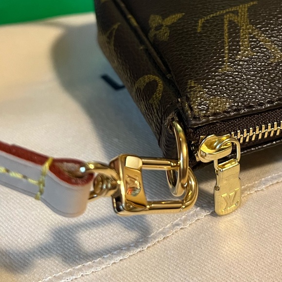 Pochette accessoire monogram - Picture 6 of 7